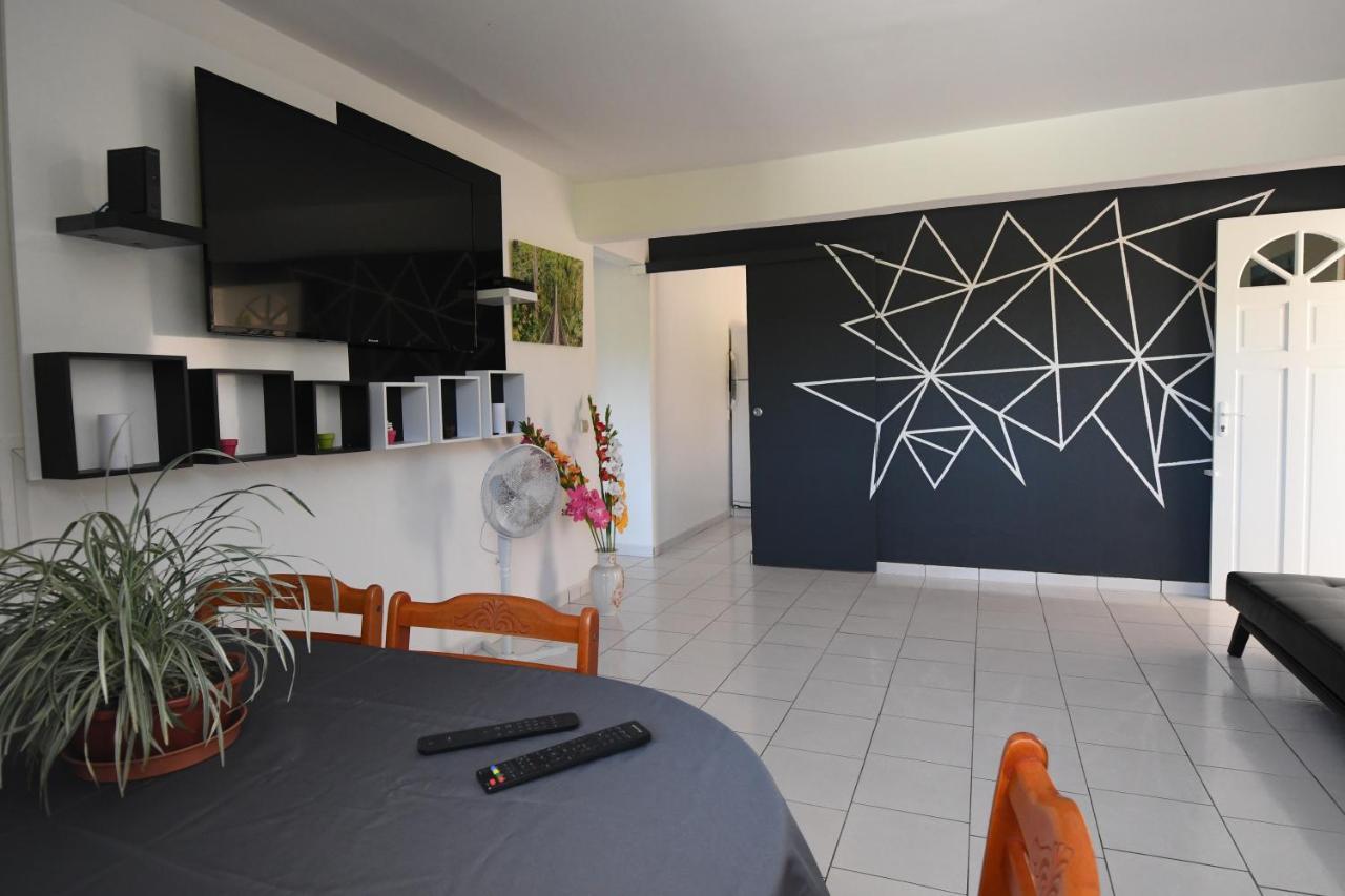 Villa Chez Tatie-Clo Devient Gray Coconut Cake Le Moule Esterno foto